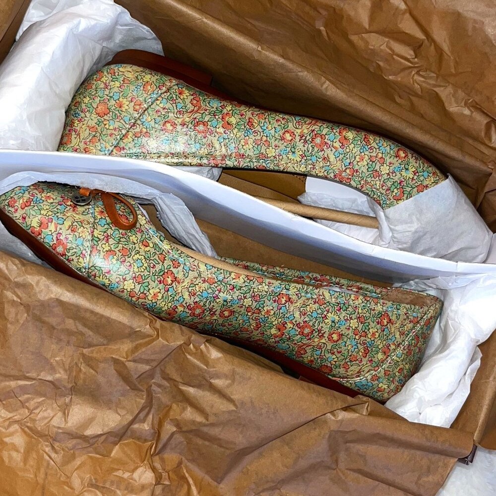 Bettina flats from Patricia Nash - NIP - Coral Bouquet - 7M